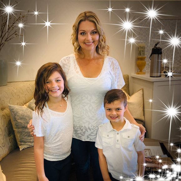 Meet your Posher, Lisa - Picture 1 of 1